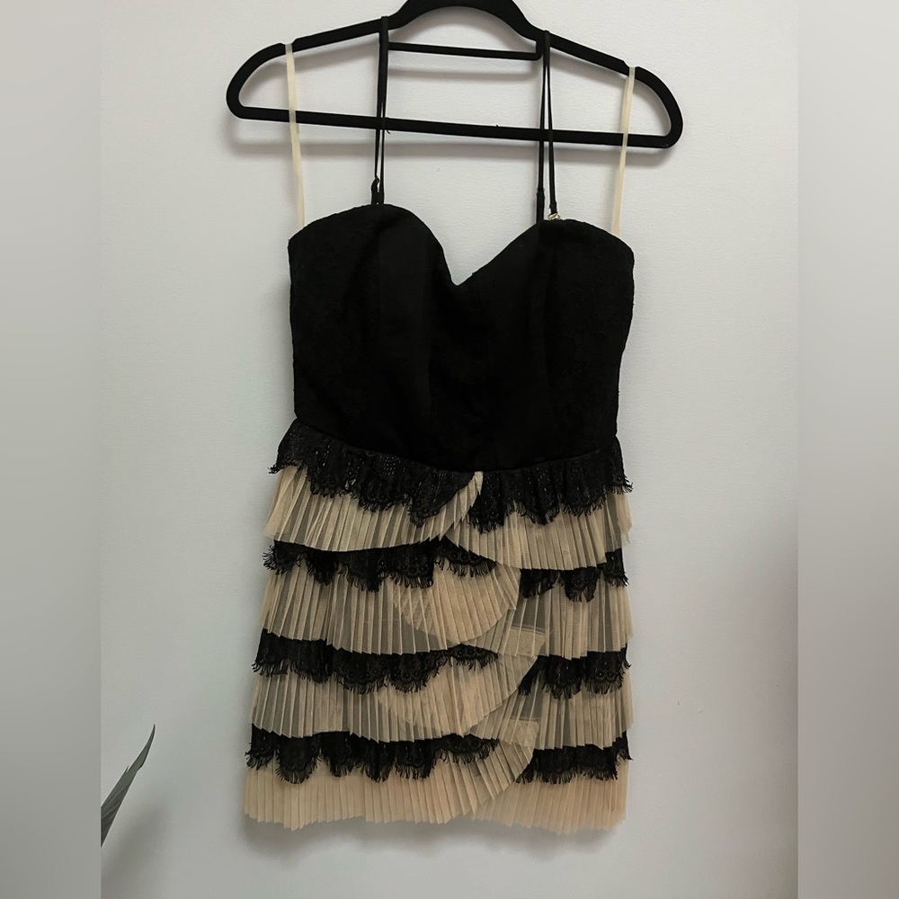 Size M party dress